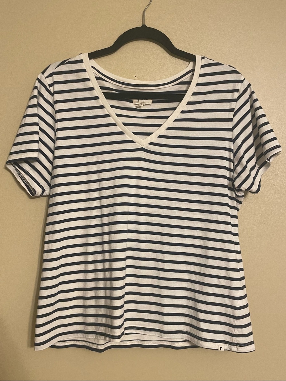 Pact Monterey Stripe Softspun V-Neck Tee Navy White Size large